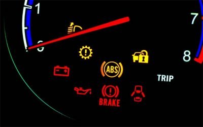 Penyebab Lampu Indikator Mobil Terus Menyala